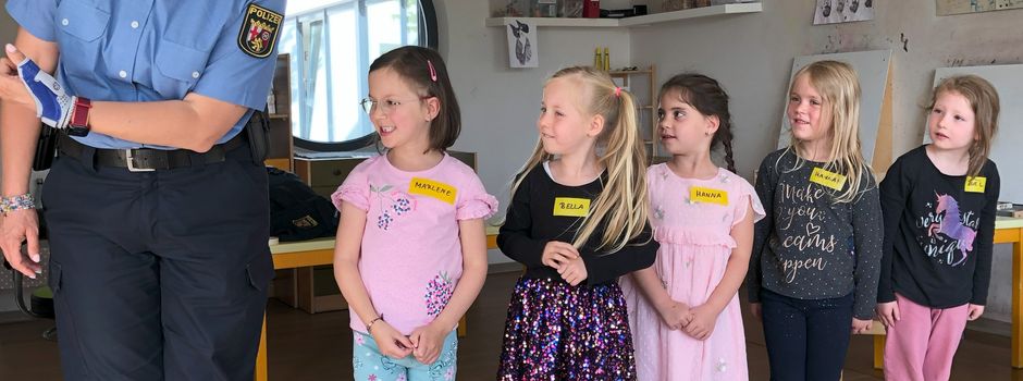 Polizei Puppenbühne begeistert die Kita „Zauberstein“