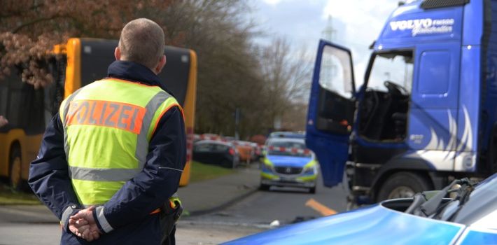 Verkehrsunfall mit mehr als 20 Verletzten