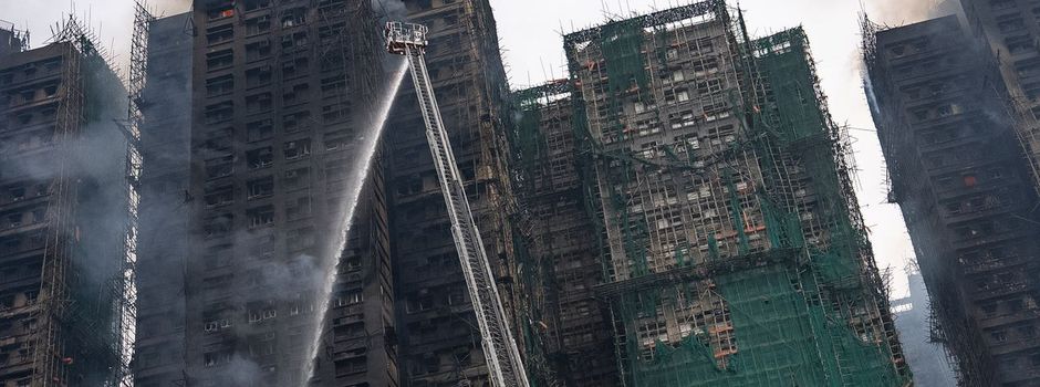 Mindestens 65 Tote: Hongkong trauert um Großbrand-Opfer