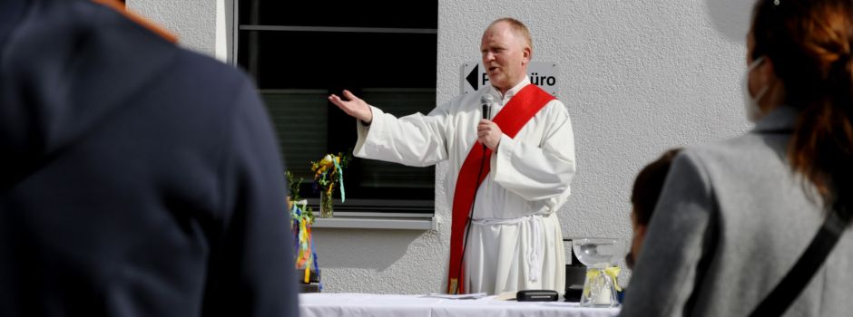 Mondorf: Palmweihe an der frischen Luft