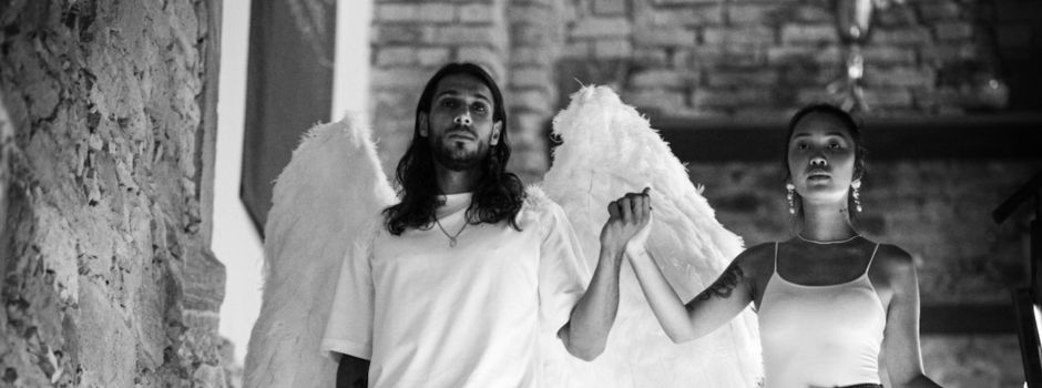 „Elegance Unveiled“ – Kunst- und Mode-Event im Mainzer Vinarmarium