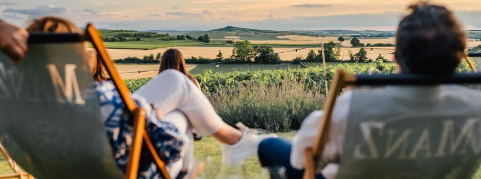 Entspannte Sommertage: After-Work und Terrasseneröffnung im Weingut Manz