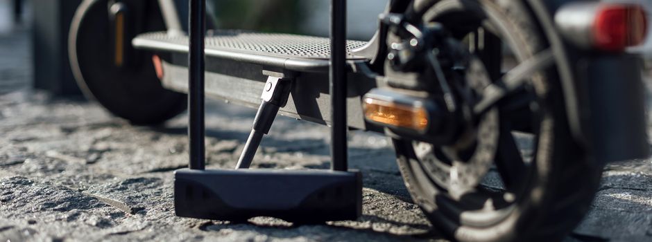 E-Scooter an Schule entwendet