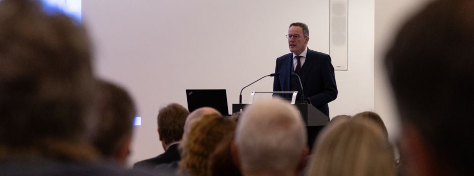 Mit Babybauch Taschendieb gestellt: Ebling ehrt Mainzer Heldin