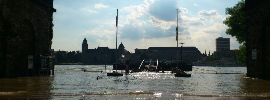 Steigende Pegel: Erste Hochwasserschutztore in Koblenz geschlossen