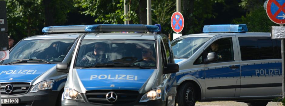 Drei Tote nach Gewaltverbrechen: Polizei im Großeinsatz in Weitefeld