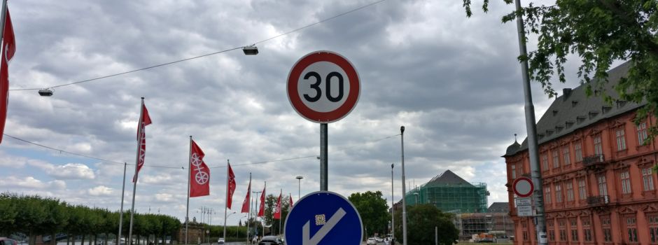 Vorerst kein Tempo 30 mehr auf Mainzer Rheinachse und Kaiserstraße