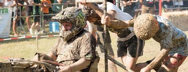 Schlamm, Speed und soziale Zwecke: Das Dexheimer Hakorennen bittet zum Duell