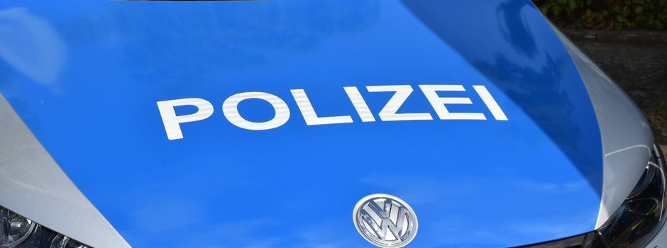 Unfallflucht an der Rhedaer Straße mit immensen Beschädigungen - Zeugen gesucht