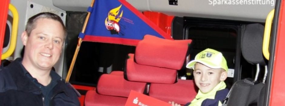 Spende für die Kinderfeuerwehr Heeseberg Süd