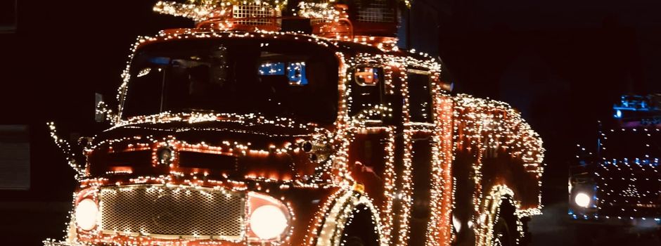 Oldtimer-Weihnachtsparade begeistert Niddatal