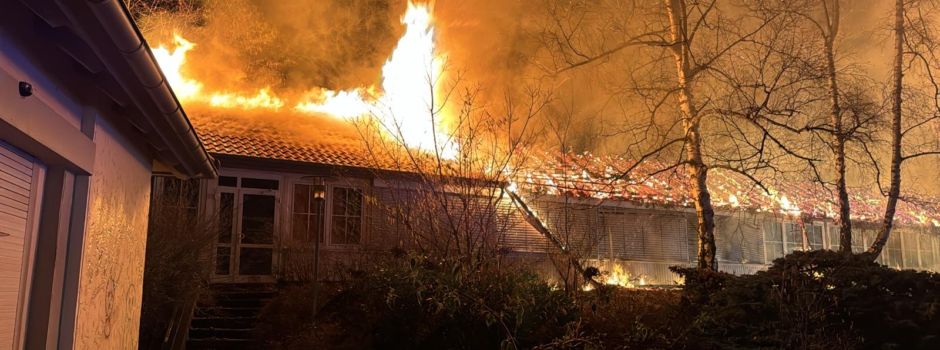 Feuer zerstört zwei Gebäude der ehemaligen Lungenklinik