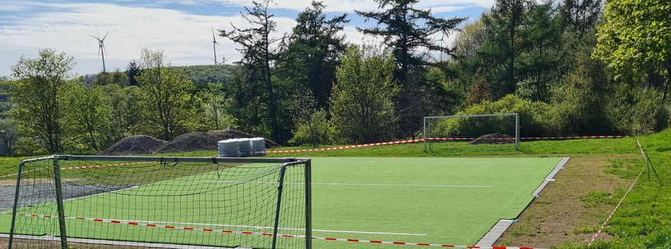 Neuer Minifeld-Fußballplatz