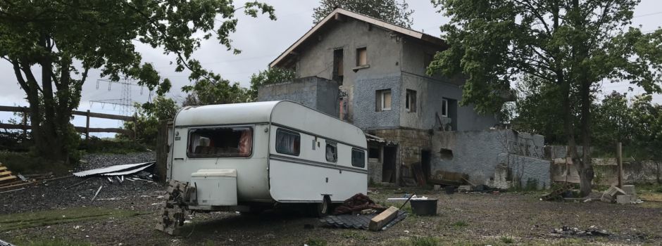 Was es mit dem „Geisterhaus“ an der Opel Arena auf sich hat