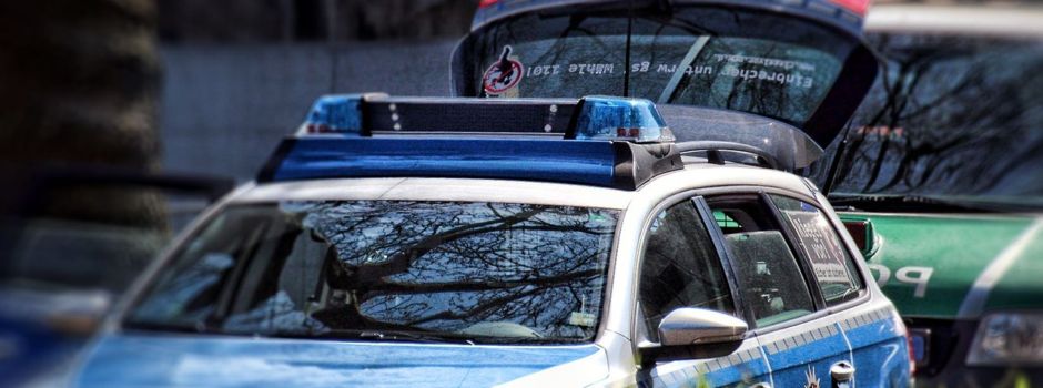 Fußgänger (77) bei Unfall mit Taxi in Wiesbaden schwer verletzt