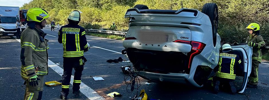 Fahrzeug überschlägt sich