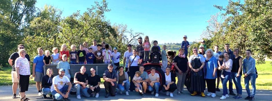 Mosterei-Besuch mit Bürgermeister Gök und Kita-Kindern