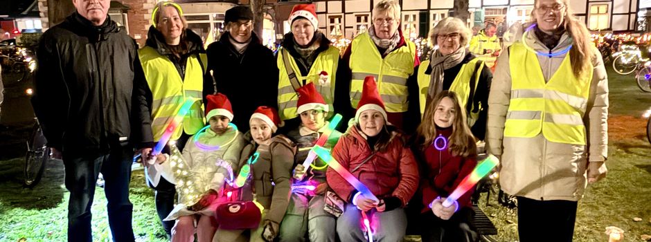 Dritte Fahrrad-Lichtertour: Heimatverein und kfd bringen Clarholz zum Leuchten