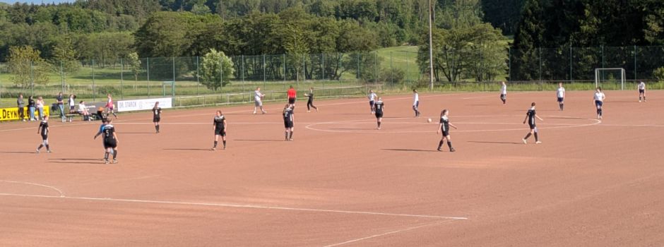 NEWS vom Sportverein: Damenfußball, Meistermannschaft 1985, Tag des offenen Trainings, Blau-Weiß vs. Borussia Dortmund