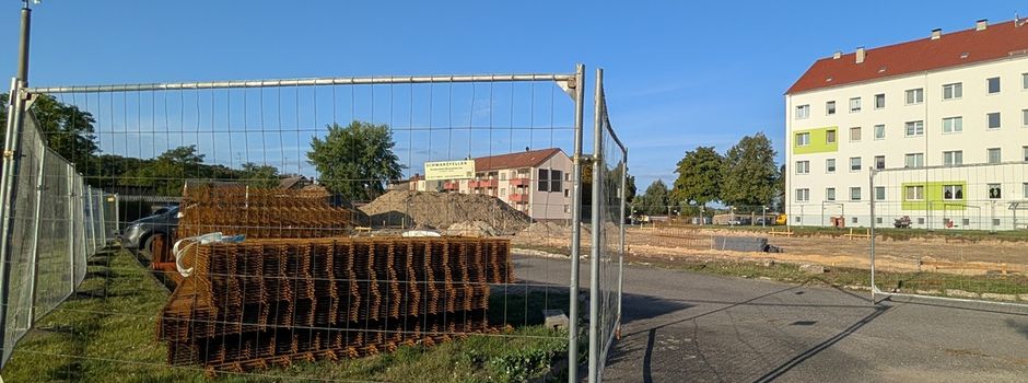 Zwei weitere wichtige Projekte für Wesenberg: Kitabau begonnen und Wohnblock in der Straße des Friedens erhält ersten Aufzug