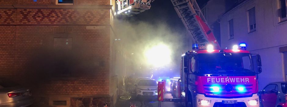 Feuer an Binger Mehrfamilienhaus