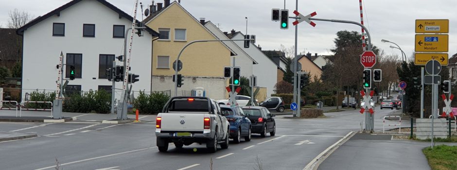 Rheidt: Separierung der Linksabbieger im Kreuzungsbereich Südstraße / L269