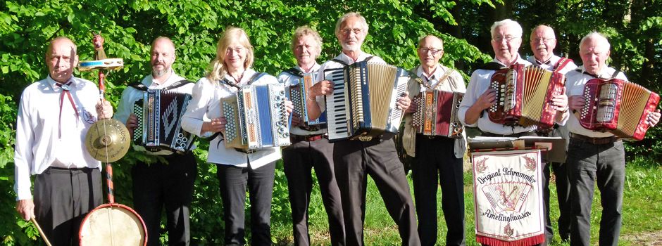 Kaffeetafel mit Schrammlern