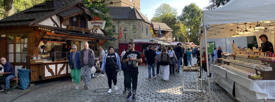 Bildergalerie der Herbstdult 2023: Freiluftshoppen mit außergewöhnlichem Sortiment