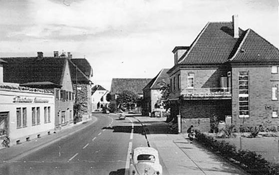 Führung in Herzebrock-Clarholz: Von Motoröl bis Fleischsalat – Die B64 in Herzebrock gestern und heute