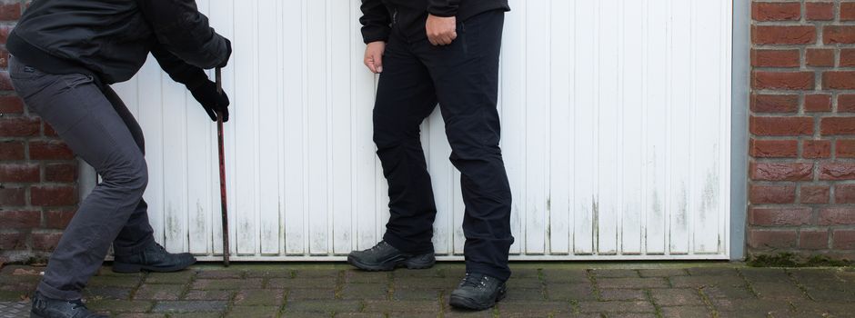 Garage gewaltsam geöffnet