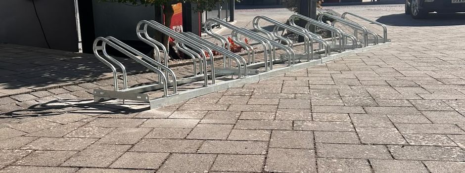 Neuer Fahrradständer montiert