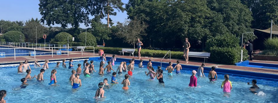 Schulschwimmwoche der Grundschule Lotte im Freibad Bullerteich begeistert mit großartigen Erfolgen