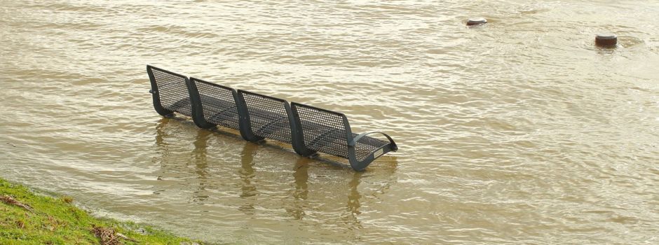 Mosel tritt nach Regen und Schnee über die Ufer