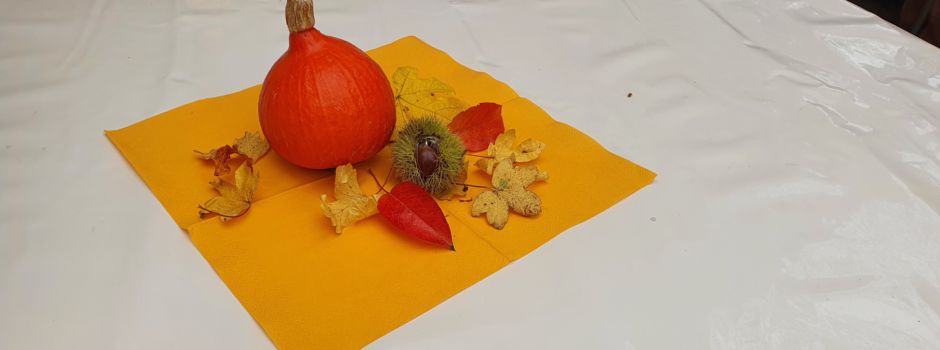 Mittagstisch, selbstgebackene Kuchen und Köstlichkeiten des Herbstes beim Seligmacher Herbstfest