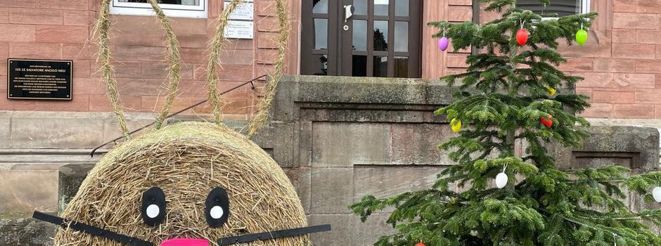 Osterdeko am Rathaus