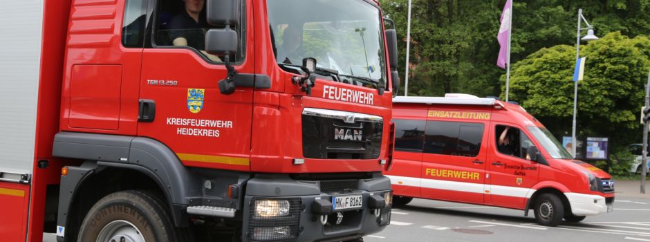 Pkw in Vollbrand