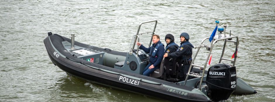 Warum 150 Einsatzkräfte am Schiersteiner Hafen waren