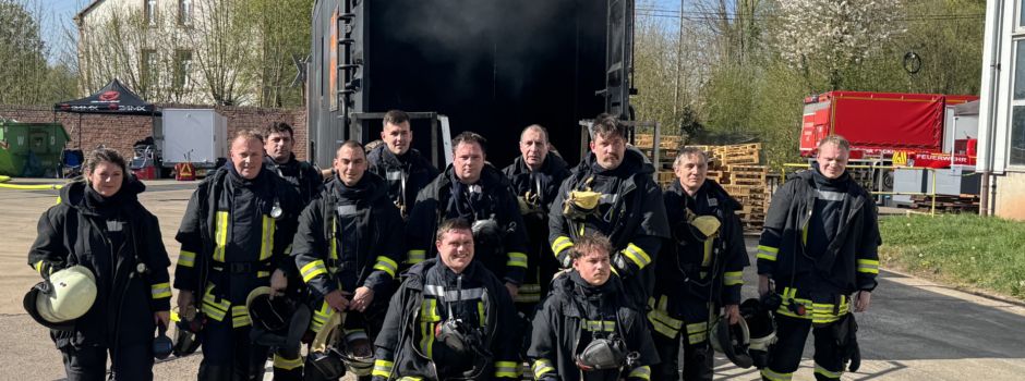 Extreme Bedingungen: Gemeindefeuerwehr nimmt an Realbrandausbildung teil