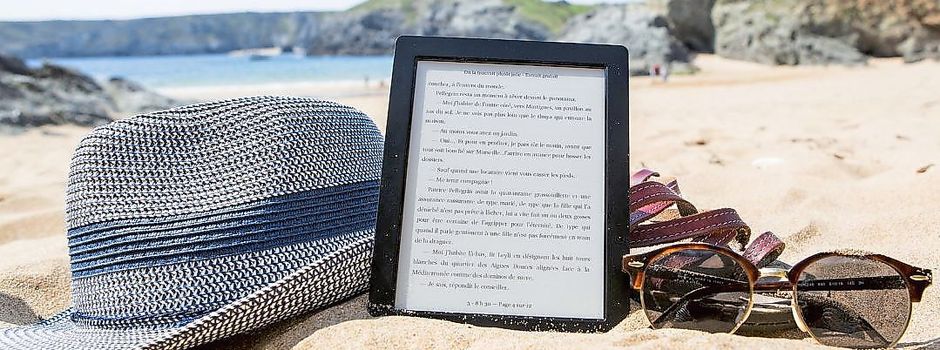 Schmökern am Strand: Rechtzeitig vor den Ferien mit Lesestoff eindecken