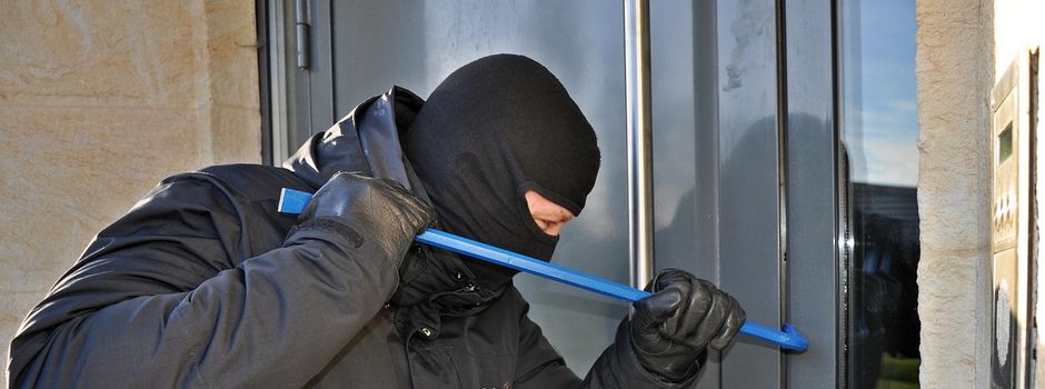 Verdächtige Beobachtungen melden: Nach Einbruchsversuch bittet Polizei um Hinweise