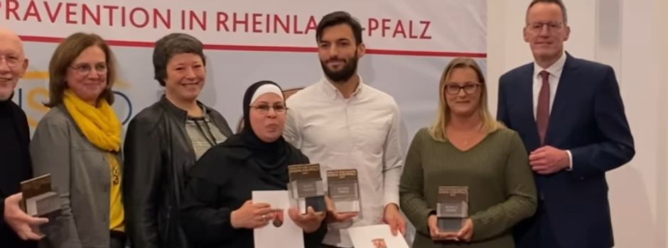 Mutige Mainzerin hilft Polizisten, einen Mann mit Schusswaffe zu stoppen