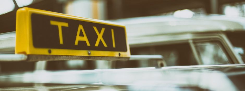 Alzeyer Taxifahrer von Fahrgast verprügelt