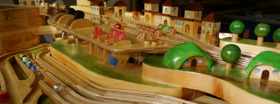 Von Eisenbahnstrecke bis Eulenbahn: Murmelwinter in Spielmuseum und Felto