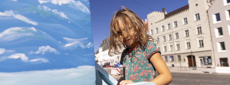 Play Me, I’m Yours: Die bunten Klaviere sind zurück in Augsburg!
