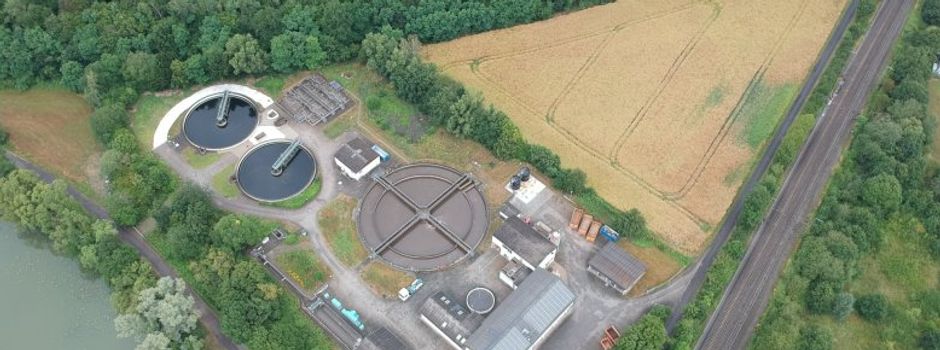 Kläranlage Lollar wird 50: Stromverbrauch halbiert sich in 50 Jahren