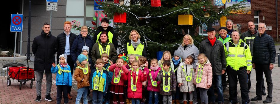 Niederkasseler Weihnachtsbaum leuchtet wieder