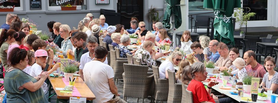 Erste „LÖWENTAFEL“ begeistert mit Gemeinschaft, Ideen und Begegnungen