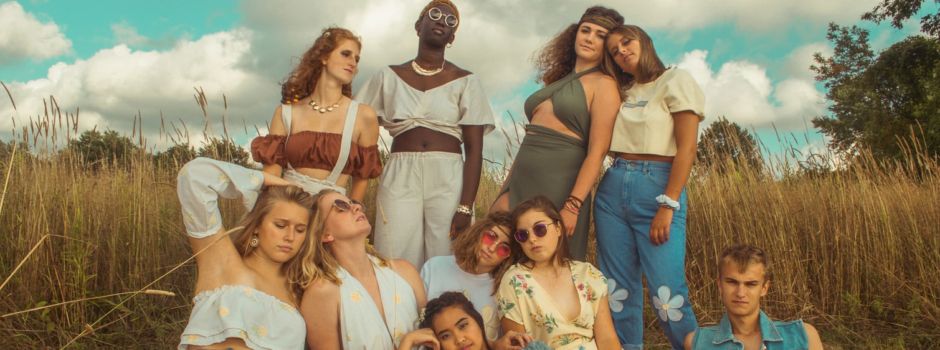 Schlaghose und Retro Prints – diese Trends überrollen Augsburg