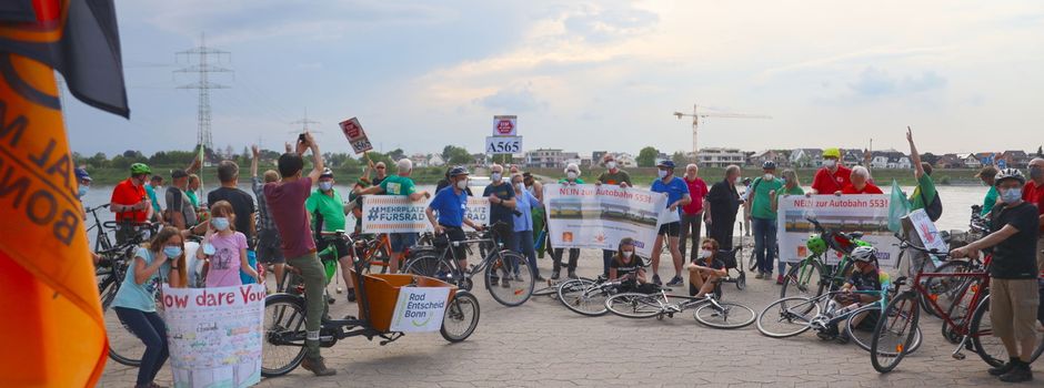 Fahrraddemo gegen die geplante Rheinspange