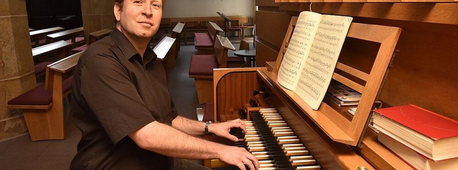 Nach der Probezeit: Jens Engel wird offiziell als hauptamtlicher Kirchenmusiker eingeführt